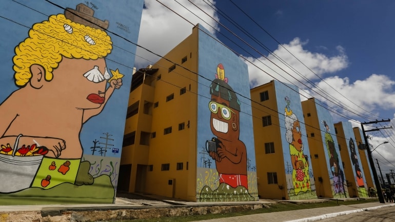 Painéis de Manoel Quitério colorem conjunto habitacional no Recife arb 0100 27062016 foto andrearegobarros - Painéis de Manoel Quitério colorem conjunto habitacional no Recife