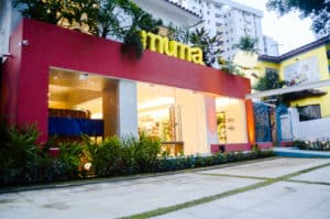MUMA FACHADA FOTO DE PIERA LOBO 300x199 - Muma abre loja física no Recife