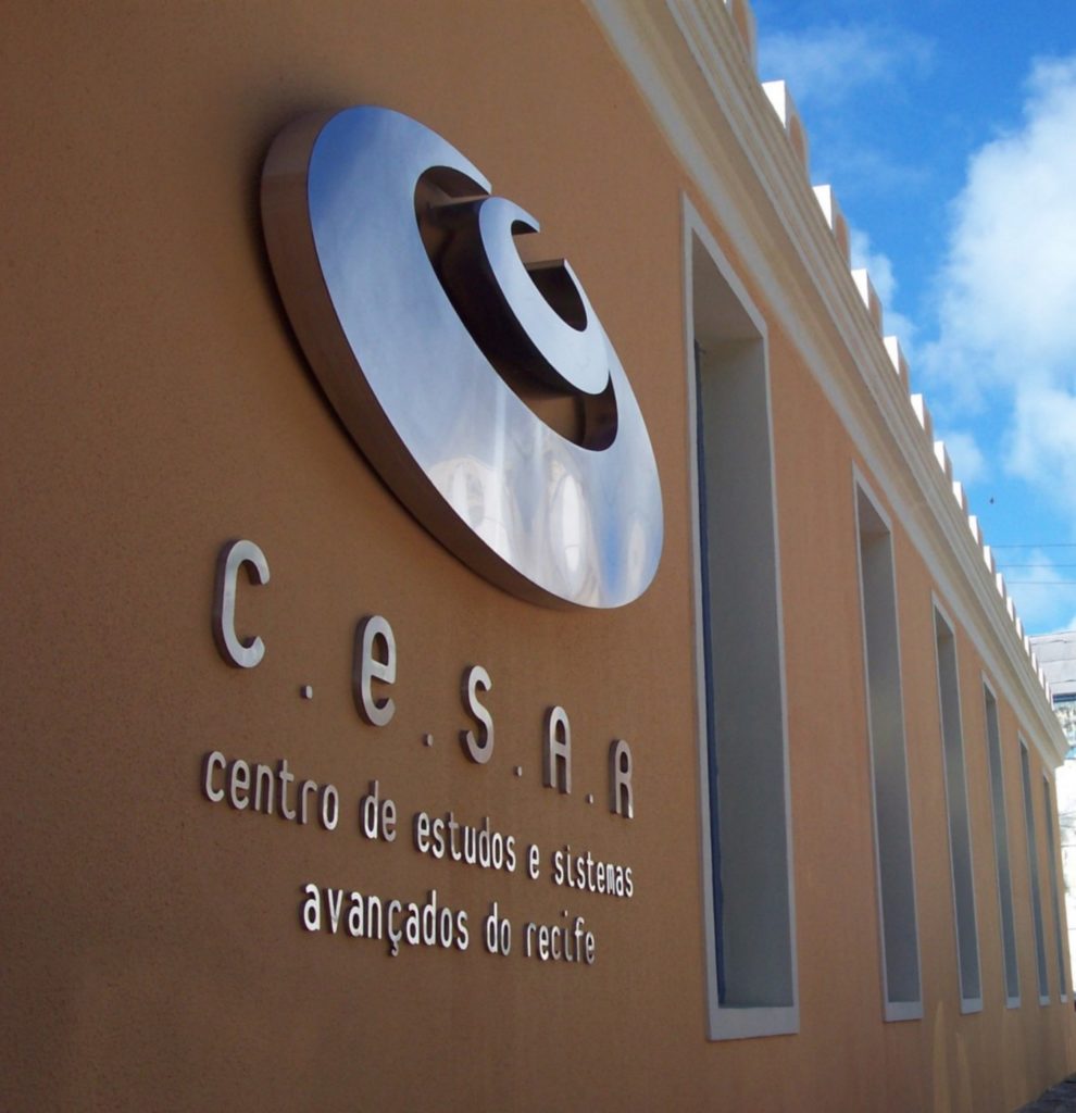fachada cesar1 DIvulgacao 990x1024 - CESAR inaugura escola com foco na construção do futuro